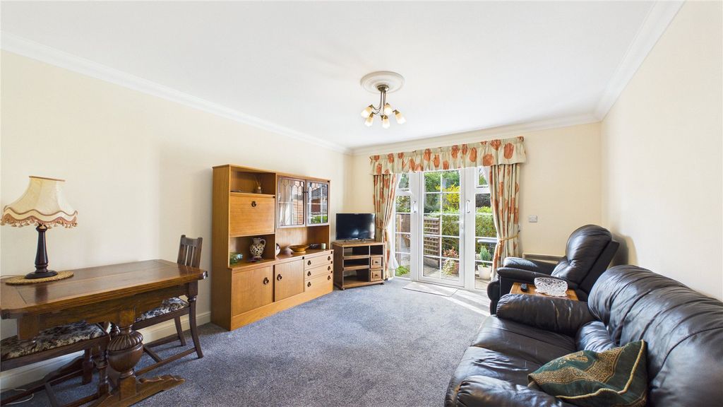 Property photo 3 of 12 Picture 3