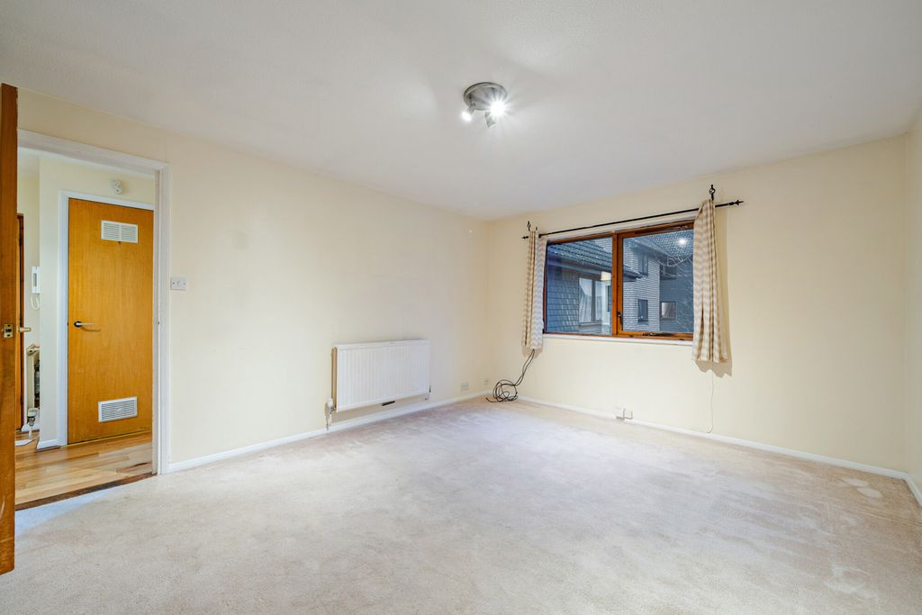 Property photo 3 of 10 1403496-5-6977A12...