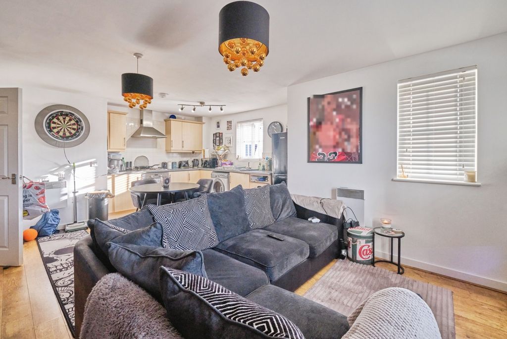 Property photo 2 of 15 Pbox-Img.Jpg