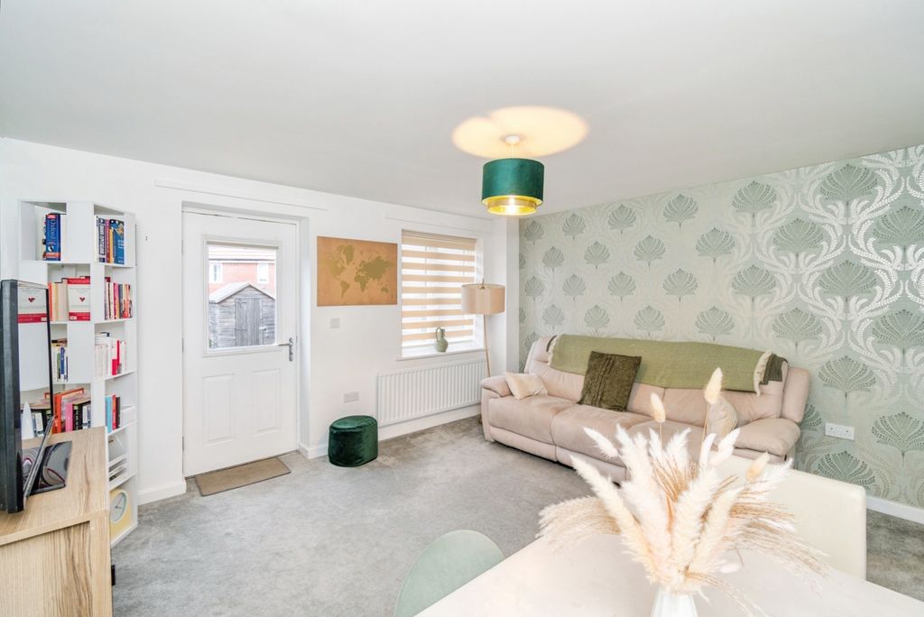 Property photo 3 of 18 Pbox-Img.Jpg