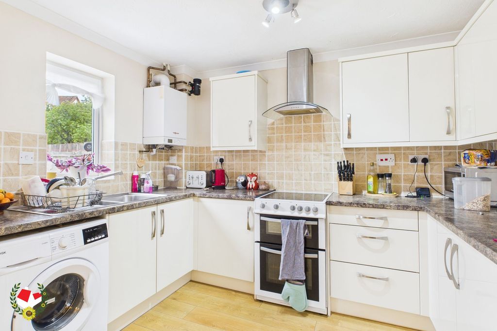 Property photo 3 of 11