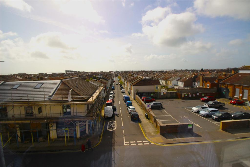 Property photo 2 of 6 Img_9816.Jpg