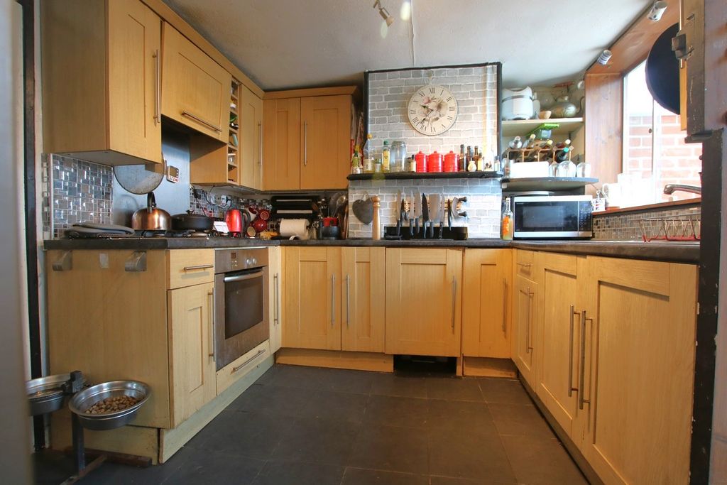 Property photo 3 of 9