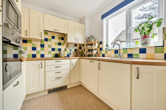 Property photo 2 of 20 Kitchen