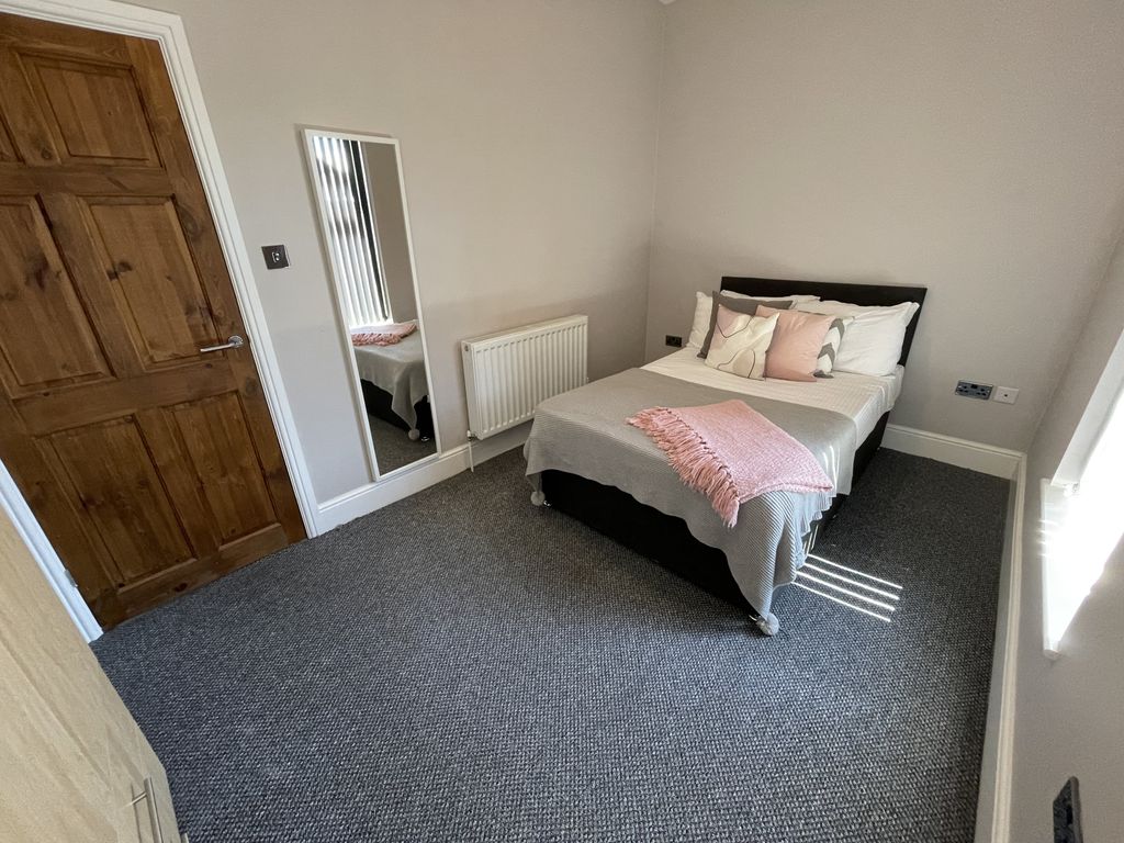 Property photo 2 of 12 File_003 (1)