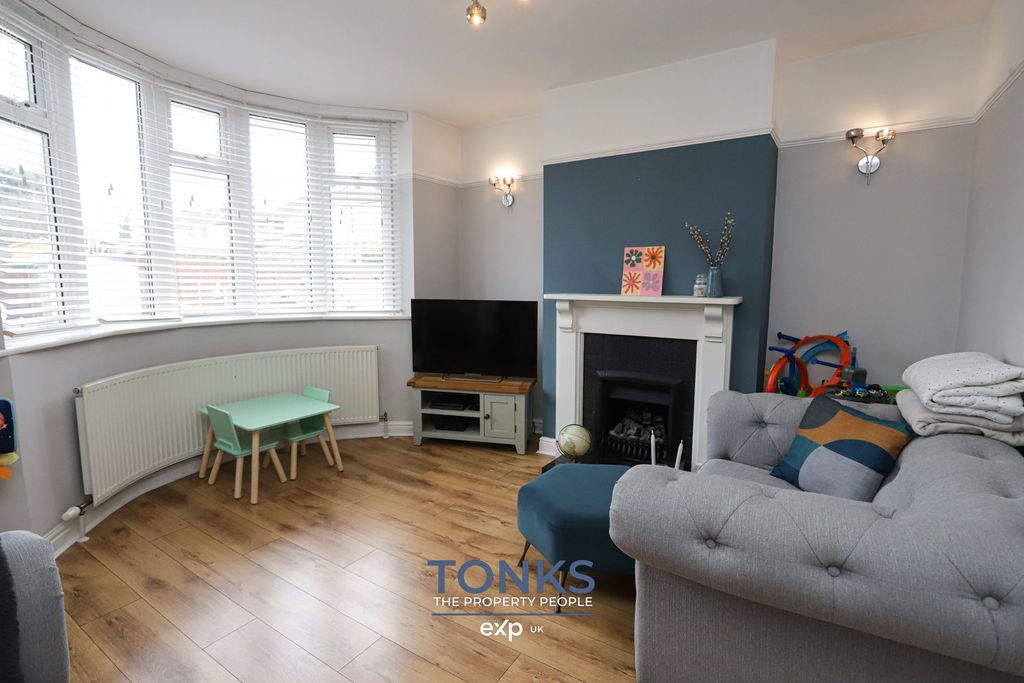 Property photo 3 of 19