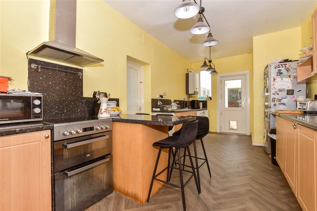 Property photo 2 of 18 Kitchen