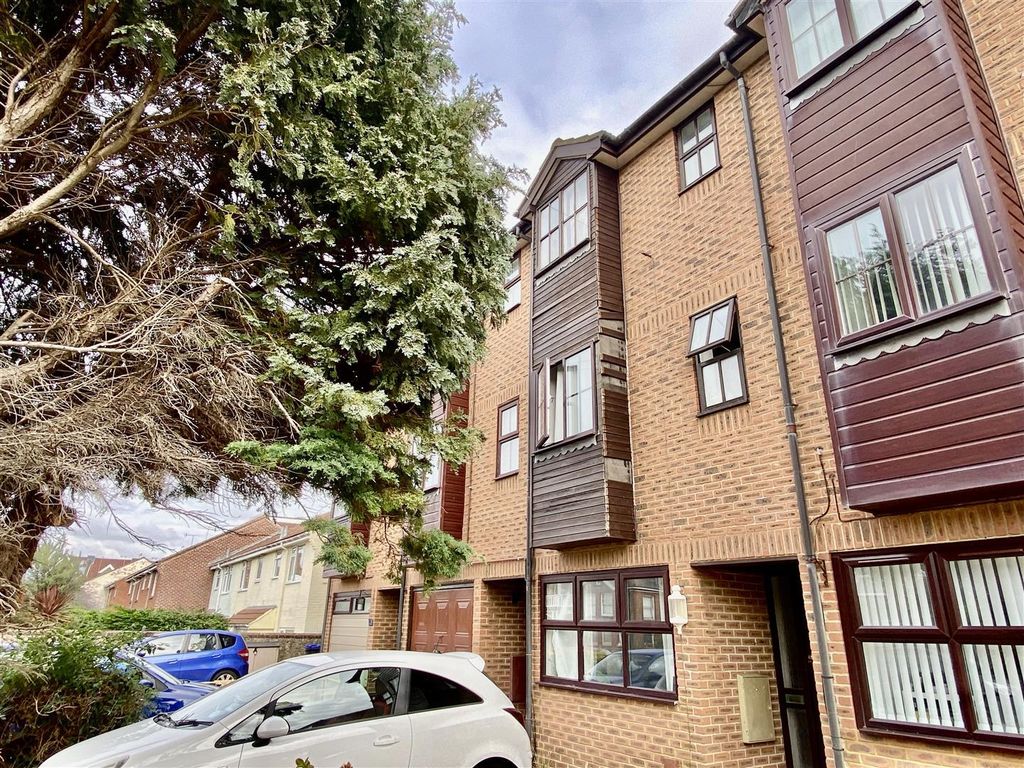 Property photo 1 of 10 Y_3Qh2Hoaus8W6Gczpaqjq.Jpg