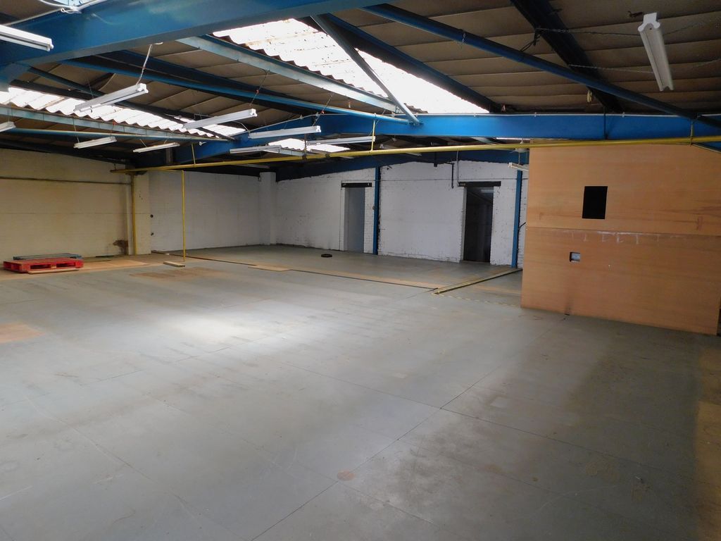 Property photo 3 of 8 Warehouse