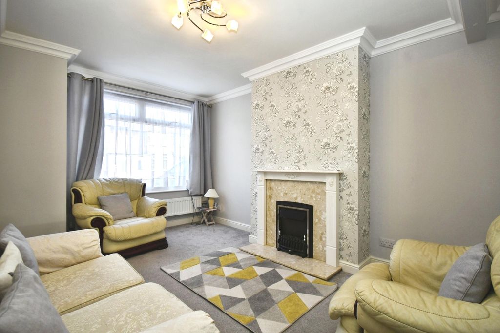 Property photo 2 of 17 Pbox-Img.Jpg