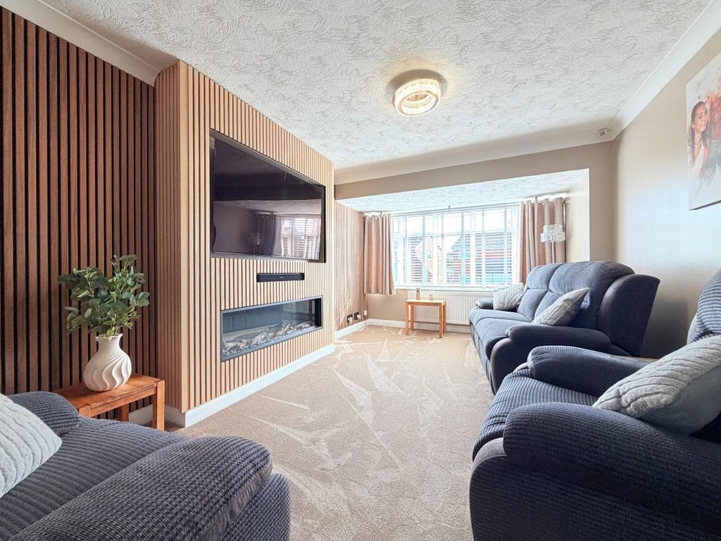 Property photo 2 of 31