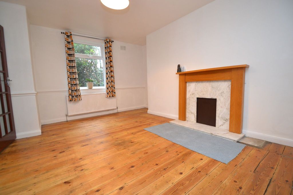 Property photo 2 of 13 Photograph 2