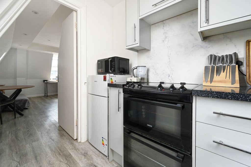 Property photo 3 of 13 Kitchen