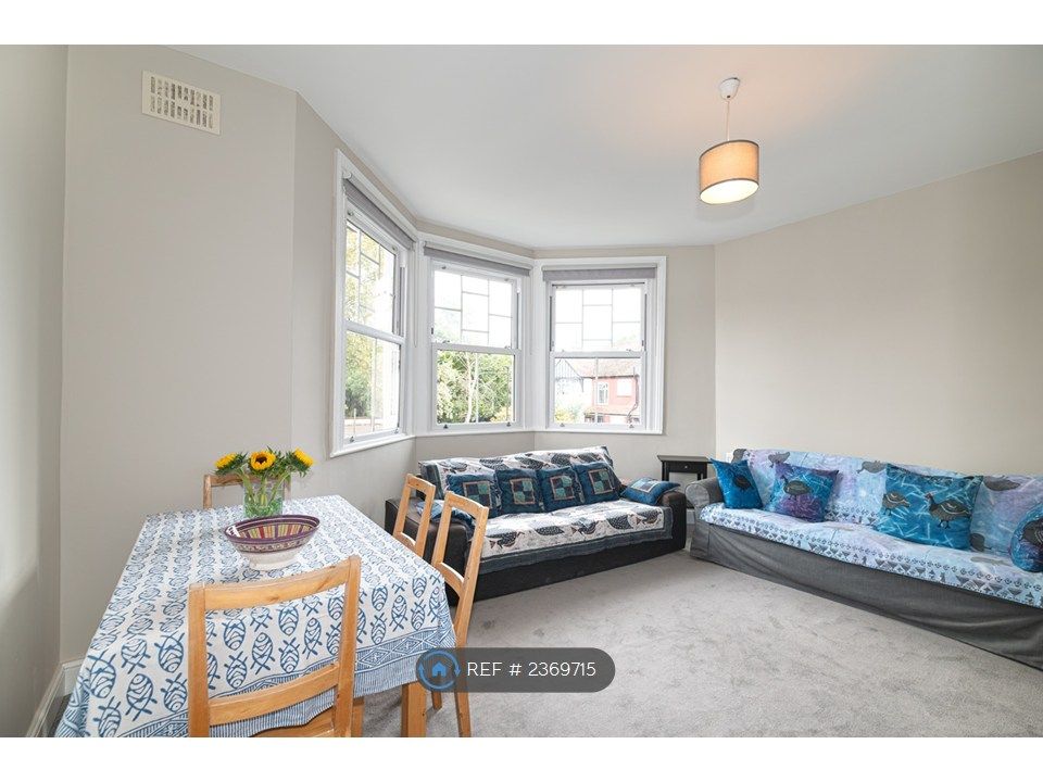 Property photo 3 of 35 Sitting Room