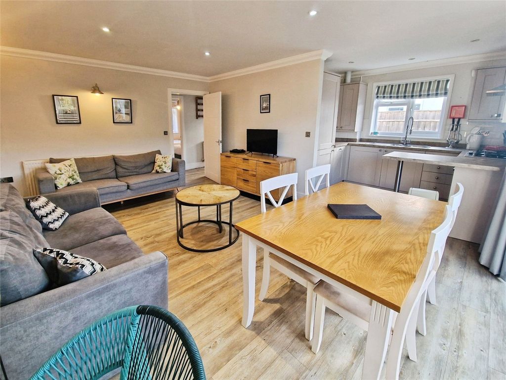 Property photo 3 of 11 Living