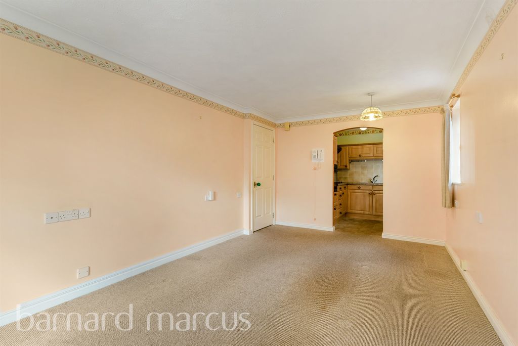 Property photo 2 of 9