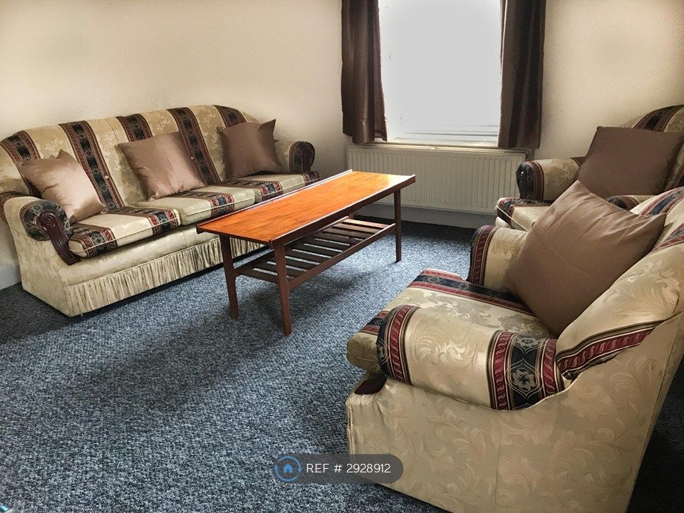 Property photo 3 of 9 Lounge