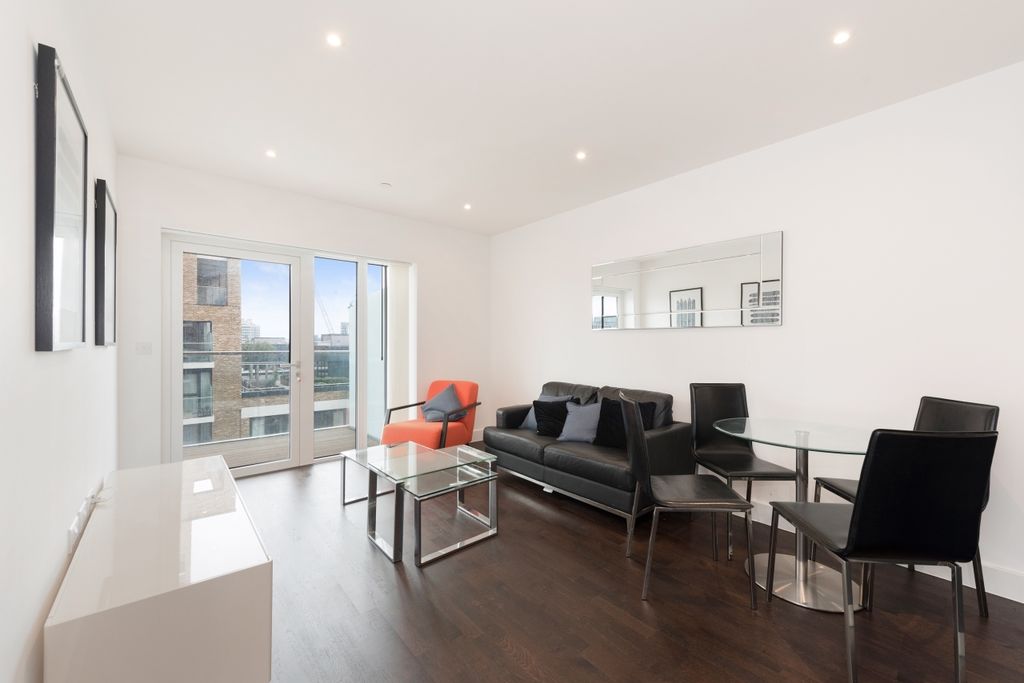 Property photo 1 of 7 Living Area