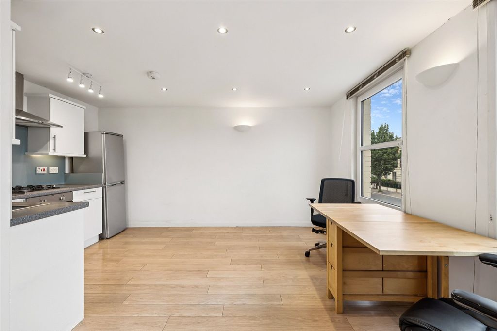 Property photo 3 of 9 Picture No. 11