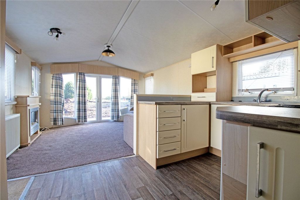 Property photo 2 of 12 Picture No. 02