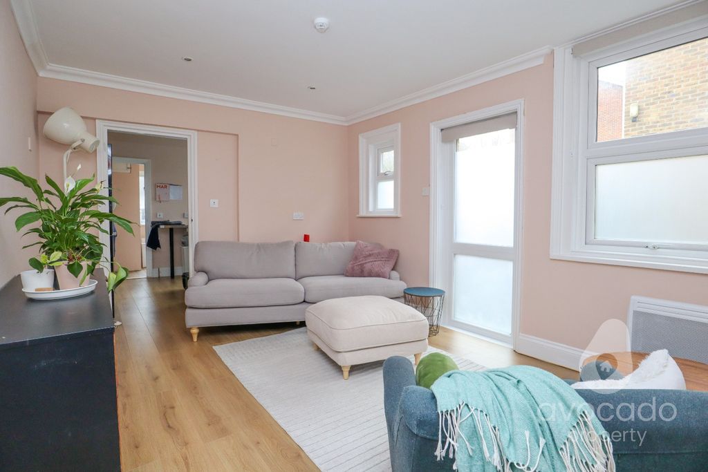 Property photo 2 of 7 5008956