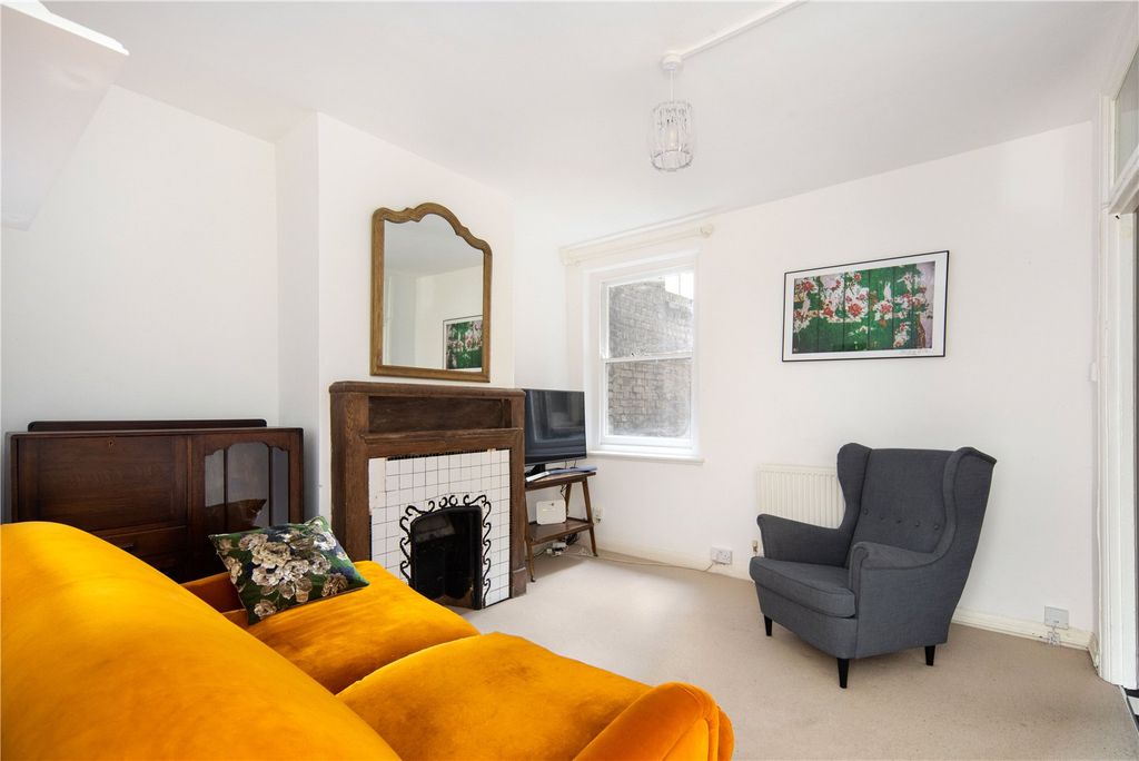 Property photo 3 of 10 Picture No. 12