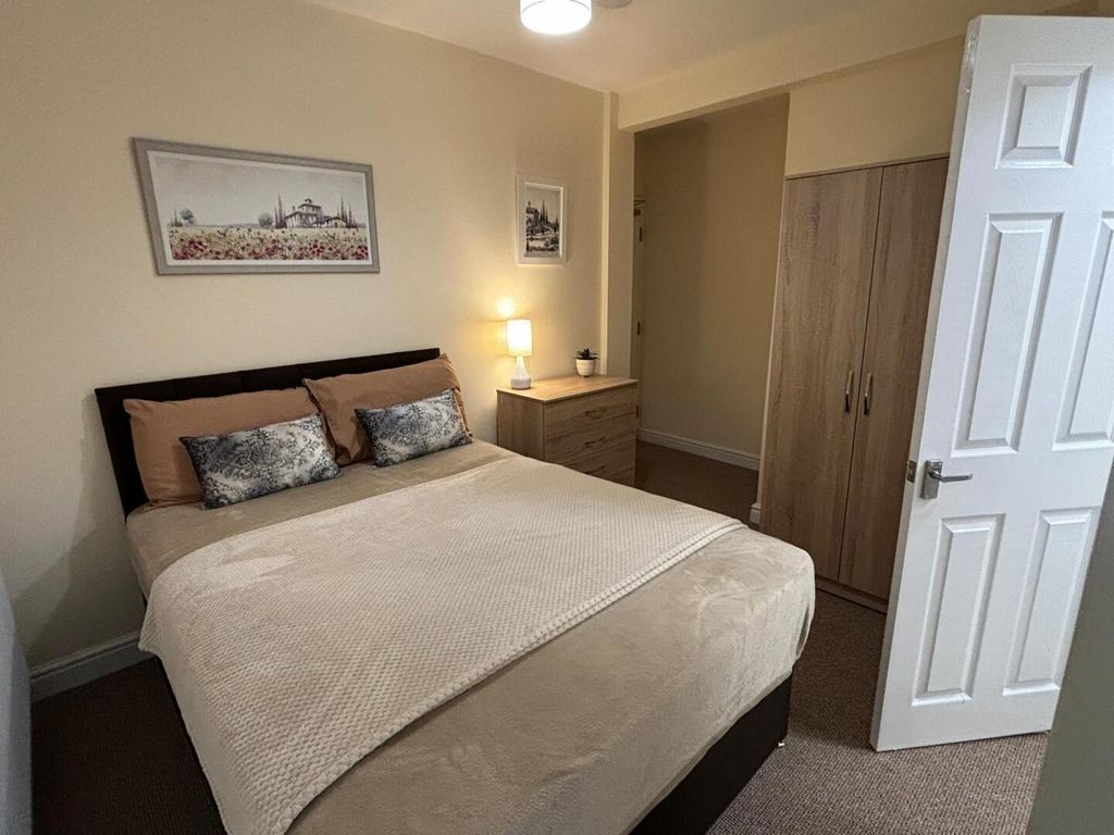 Property photo 2 of 7 Bedroom