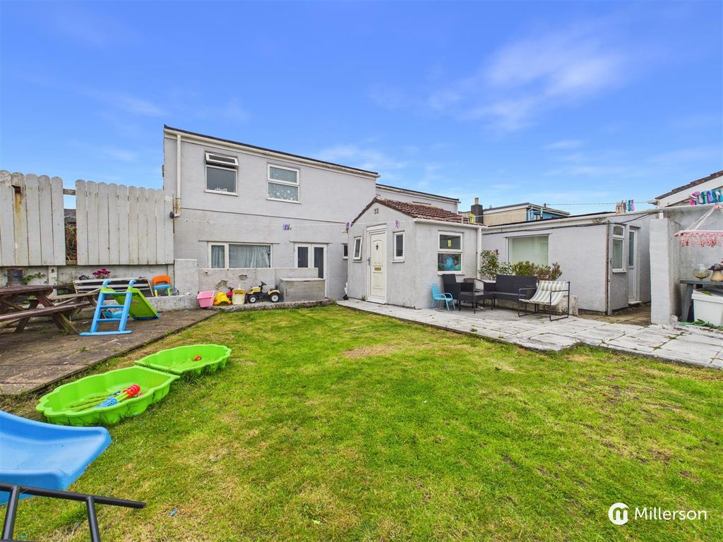 Property photo 1 of 16 Outside