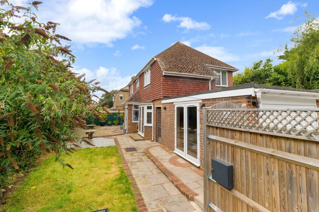 Property photo 1 of 27