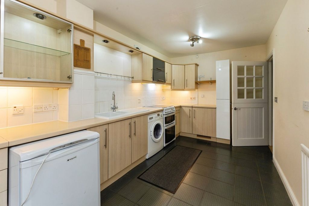 Property photo 3 of 19