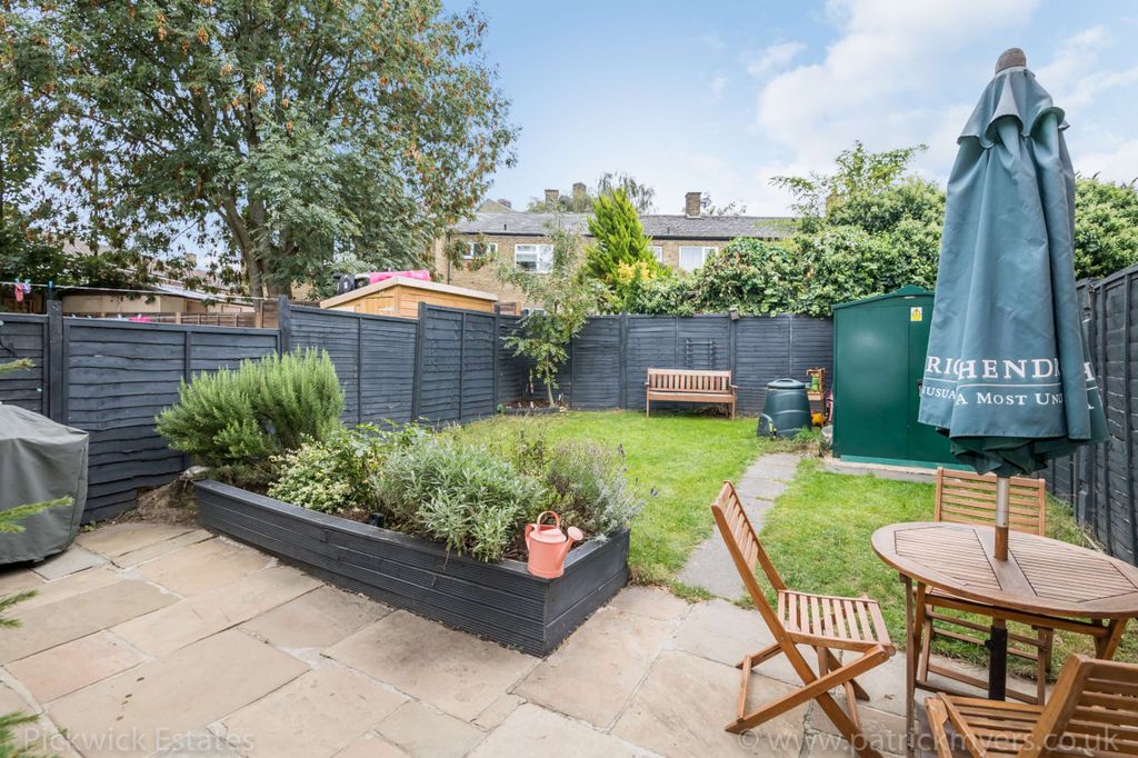 Property photo 2 of 17