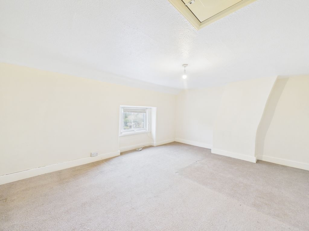 Property photo 3 of 6 Bedroom 1