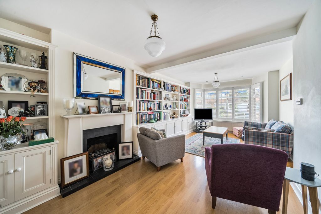 Property photo 3 of 18 1295962-18-68307d...