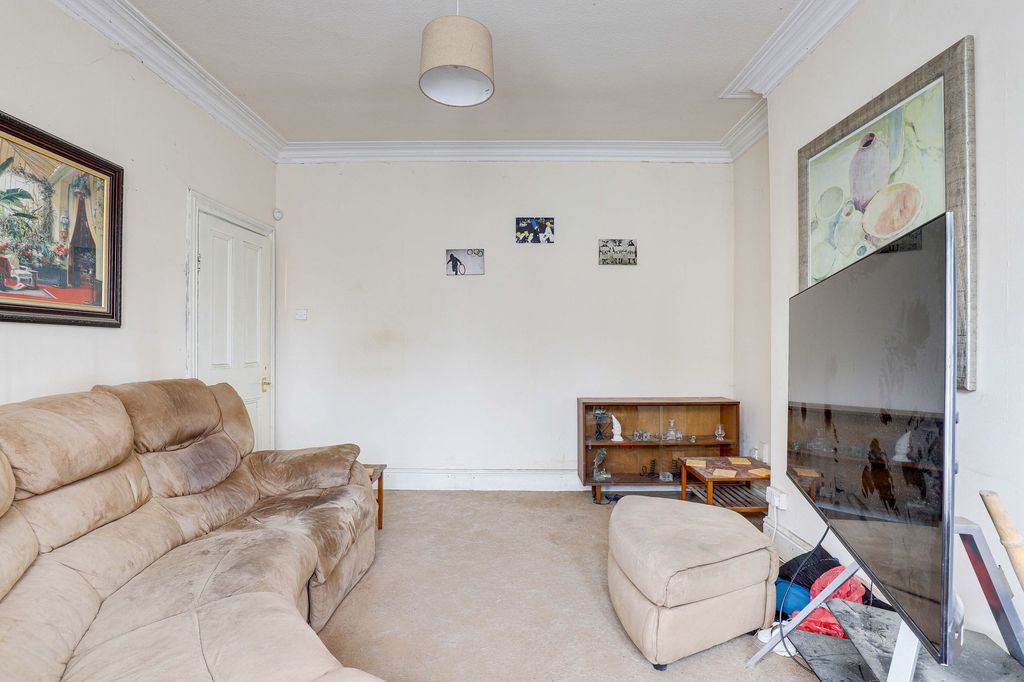 Property photo 3 of 23