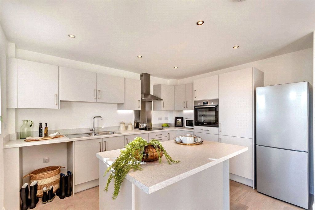 Property photo 3 of 16 Picture No. 32