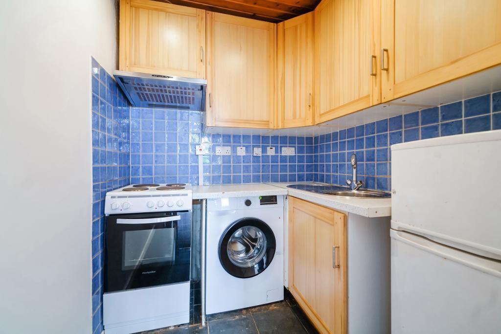 Property photo 3 of 20 Kitchen