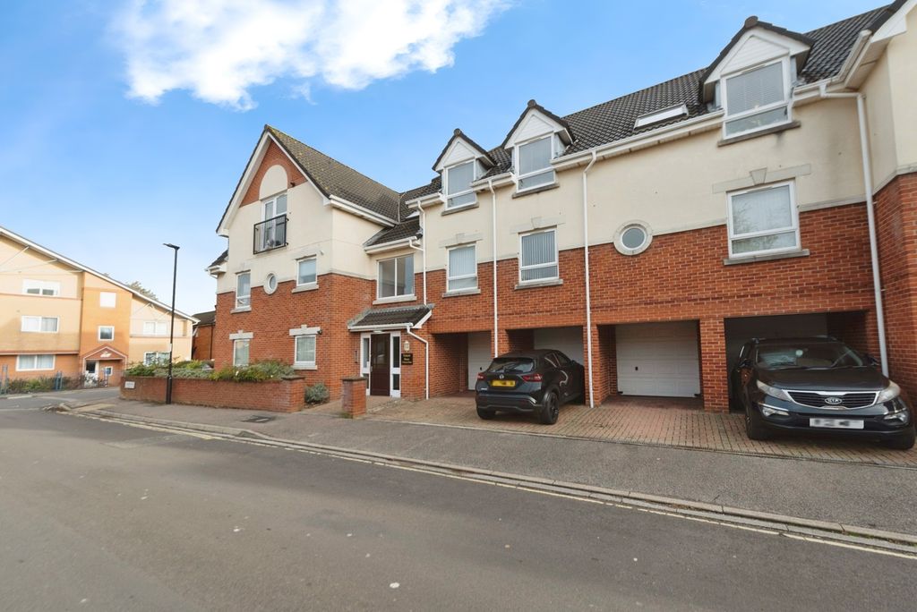 Property photo 2 of 12 Photo