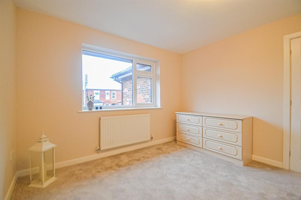 Property photo 3 of 9 Bedroom