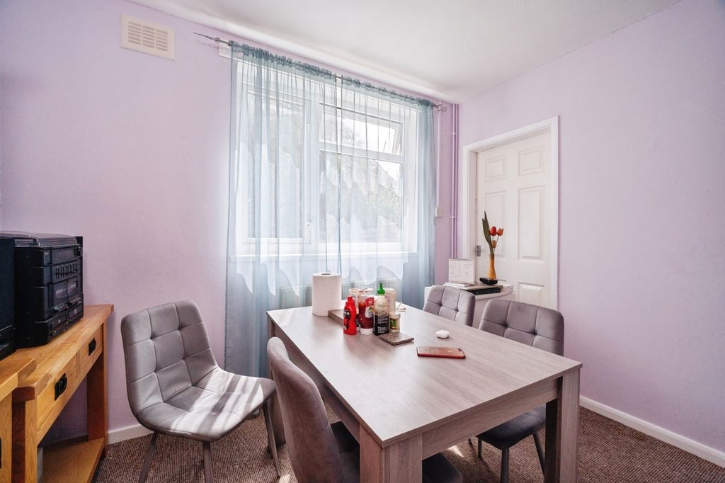 Property photo 3 of 17 Pbox-Img.Jpg