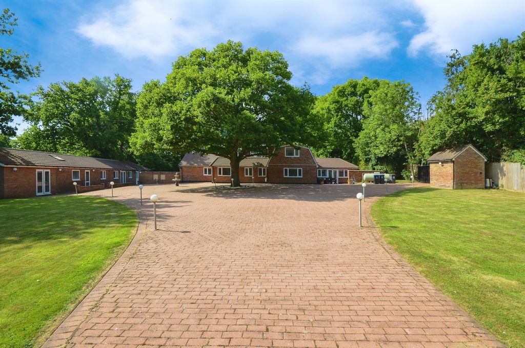 Property photo 3 of 34