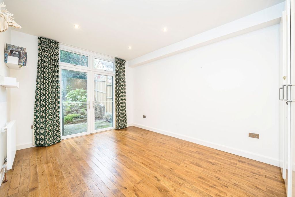 Property photo 3 of 5