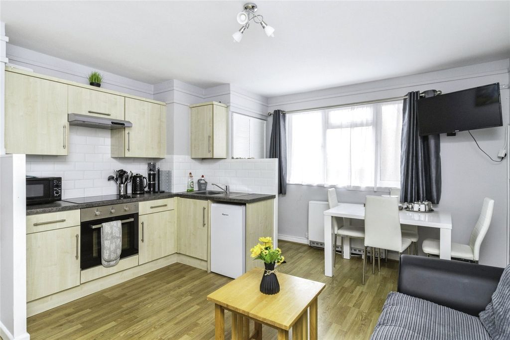 Property photo 2 of 17 Picture No. 02