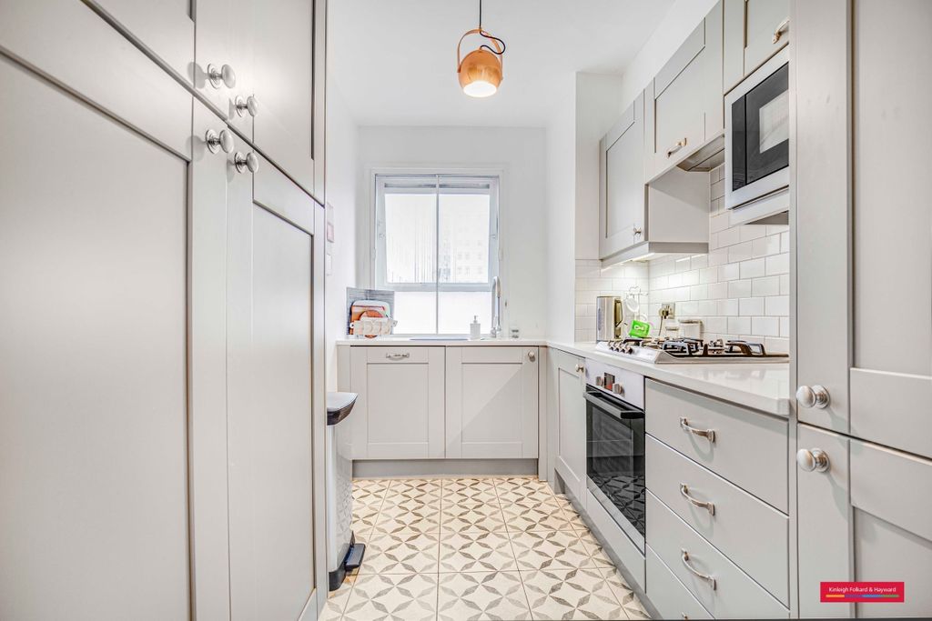 Property photo 2 of 11 Kitchen