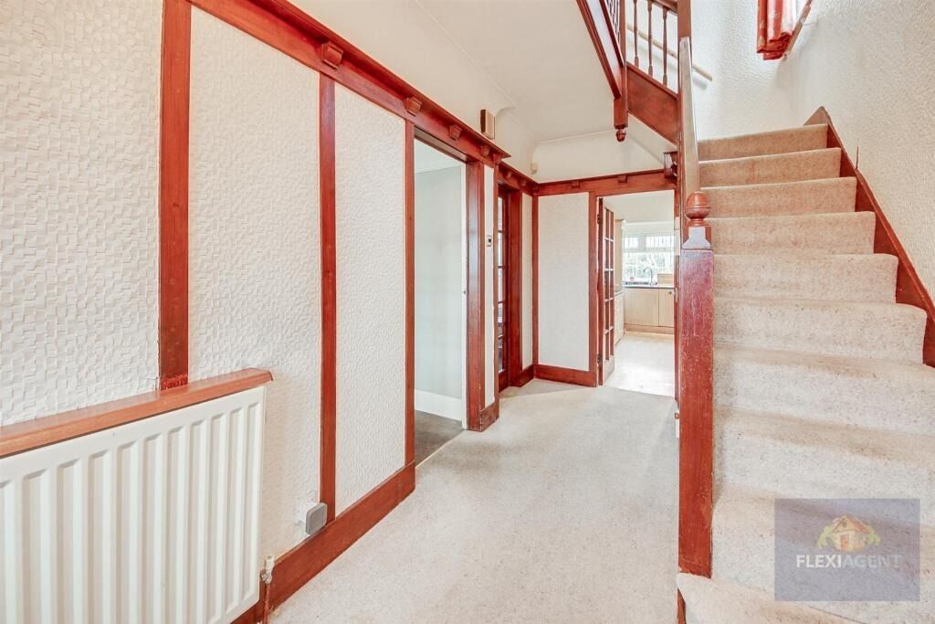 Property photo 2 of 16 5224541