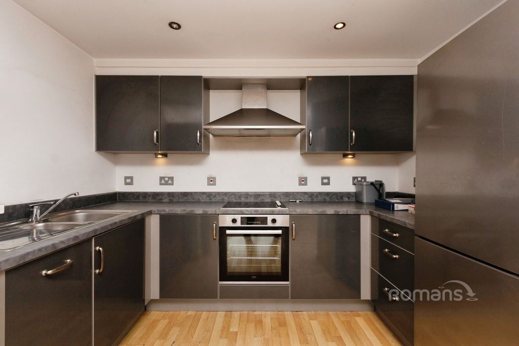 Property photo 3 of 10 Pbox-Img.Jpg