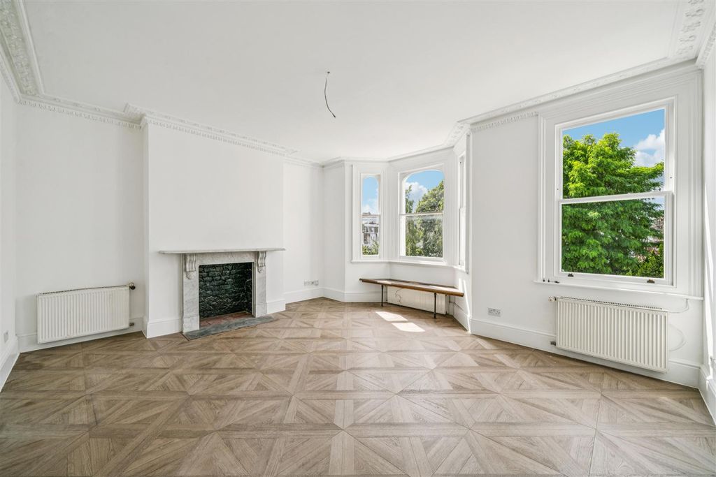 Property photo 1 of 10 Westcroft Square, W6 - To Let