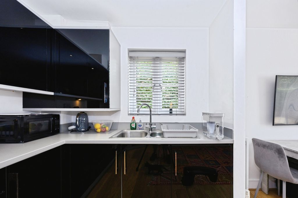 Property photo 3 of 17 Pbox-Img.Jpg