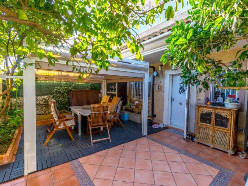Property photo 1 of 28