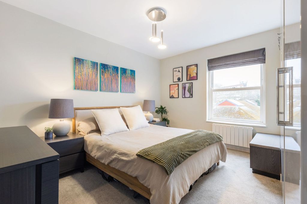 Additional image 6 of 2 bed flat for saleCentral Richmond TW9