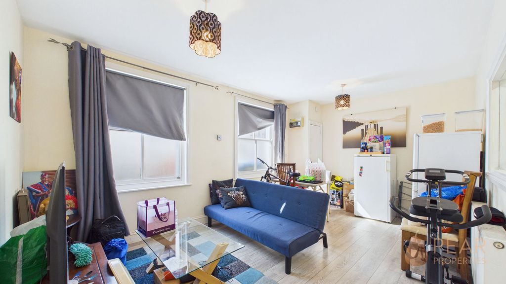 Property photo 2 of 5